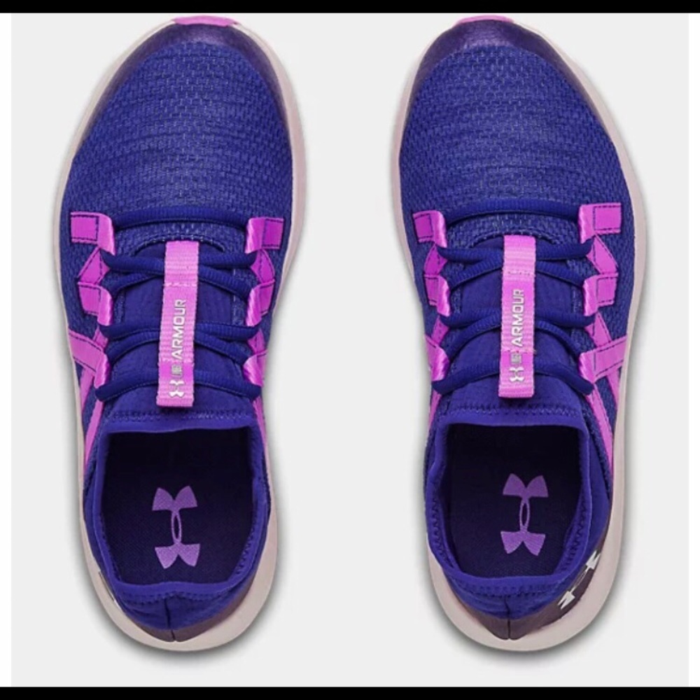 NWOB Under Armour Infinity. Youth size 6.5/Womens size 8.5